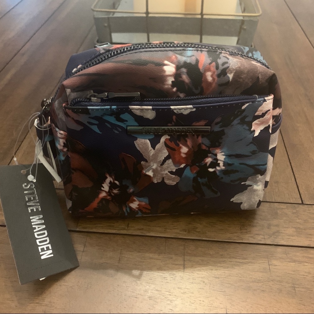NWT Steve Madden Floral Cosmetic Pouch
